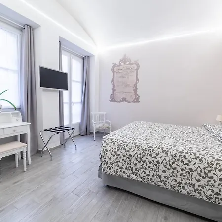 Re Vittorio 4* Turin