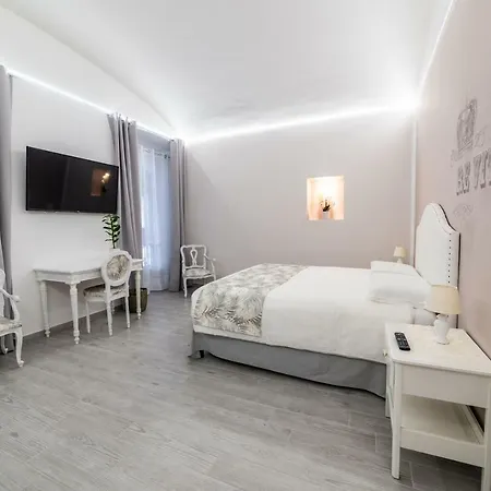 Re Vittorio 4* Turin